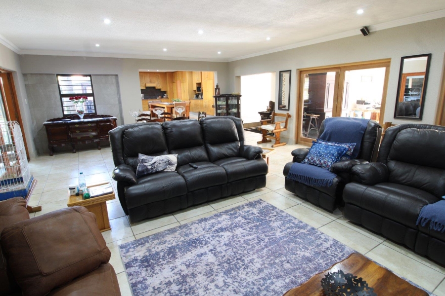 6 Bedroom Property for Sale in Doringkruin North West